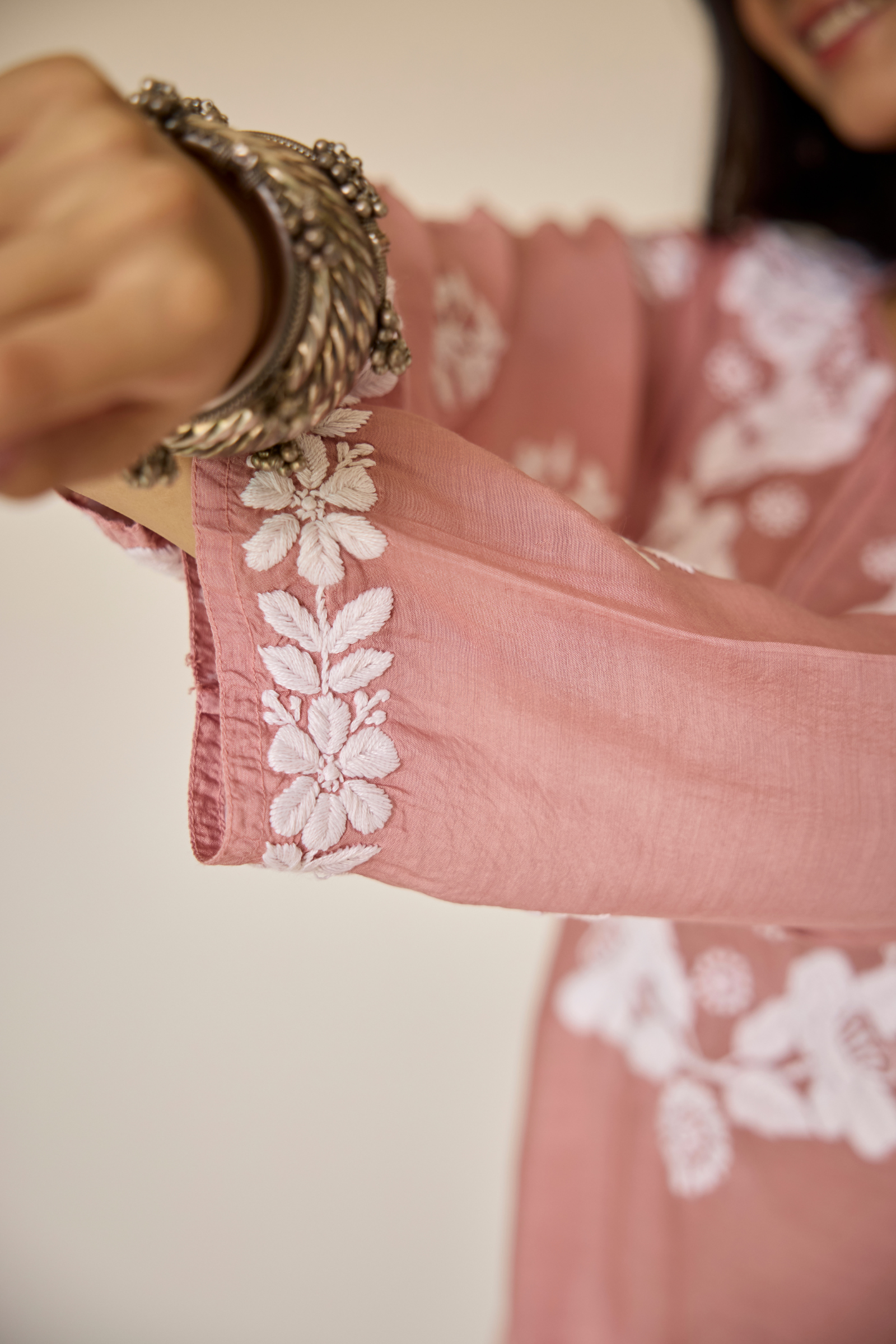 Crest Dusty Pink Muslin Hand Embroidered Chikankari Kurta